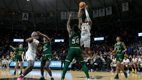 South Florida visits Hofstra after Thomas’ 40-point outing